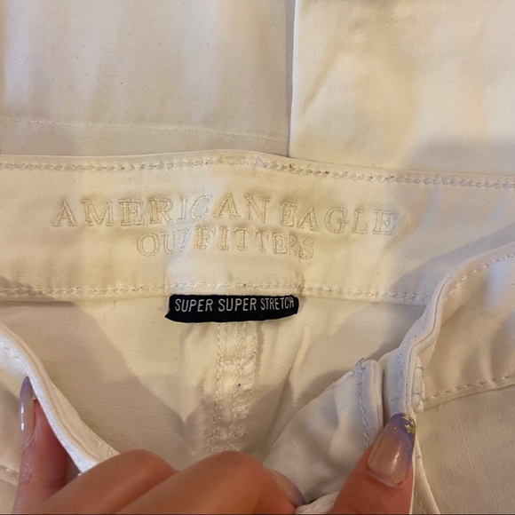 AMERICAN EAGLE white ripped jeans - Picture 5 of 7